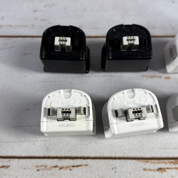 Nintendo Wii Motion Plus Adapter Lot of 8 – OEM White & Black, Tested, Genuine - Picture 2 of 5